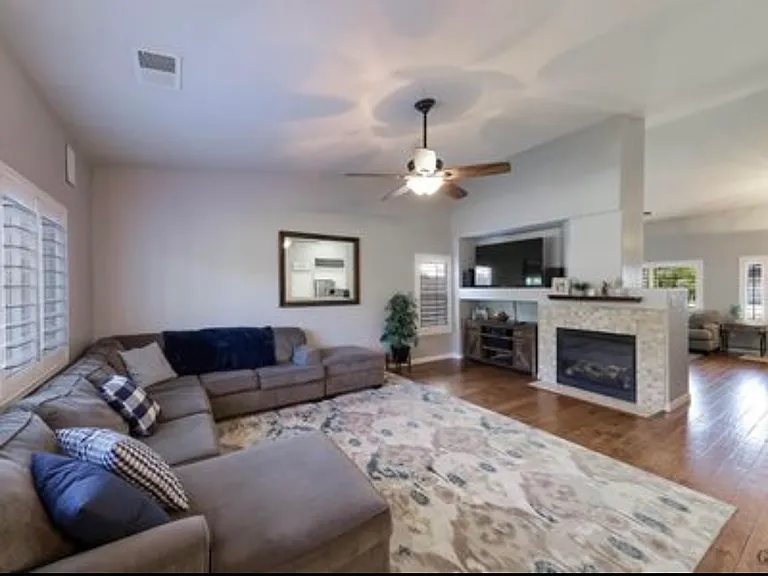 10808 Thunder Falls Ave — Photo 4