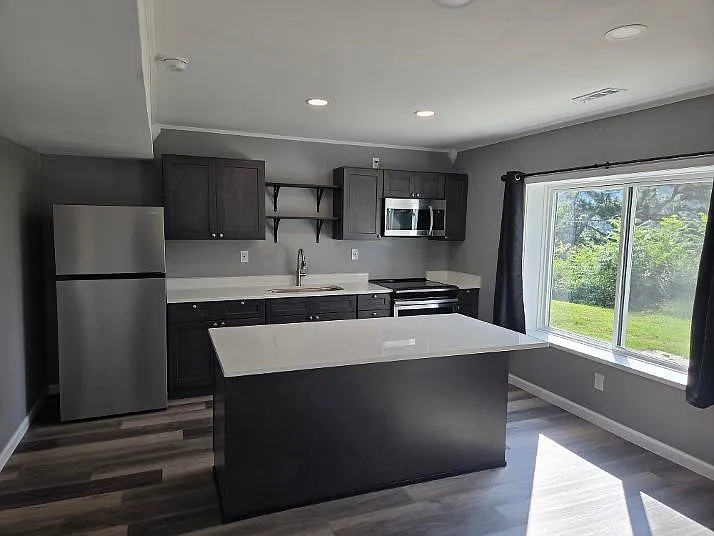 1 bed, 575 sqft, $1,300 — Photo 1