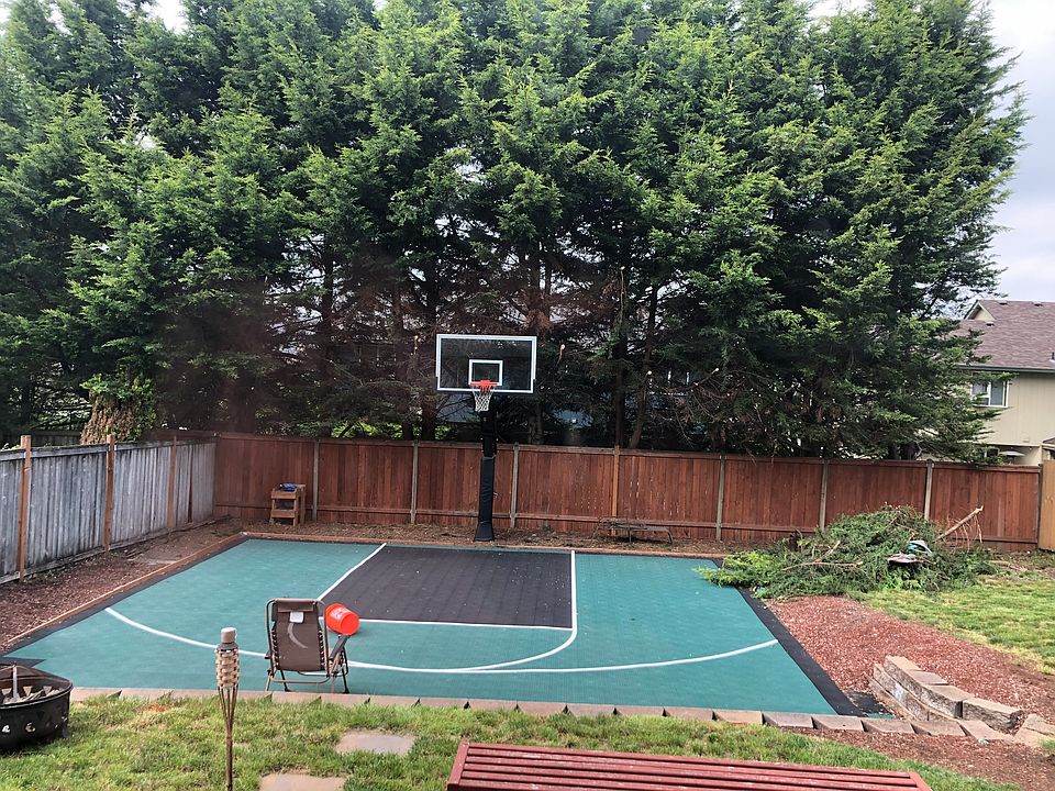 2nd image of 16310 NE 34th St