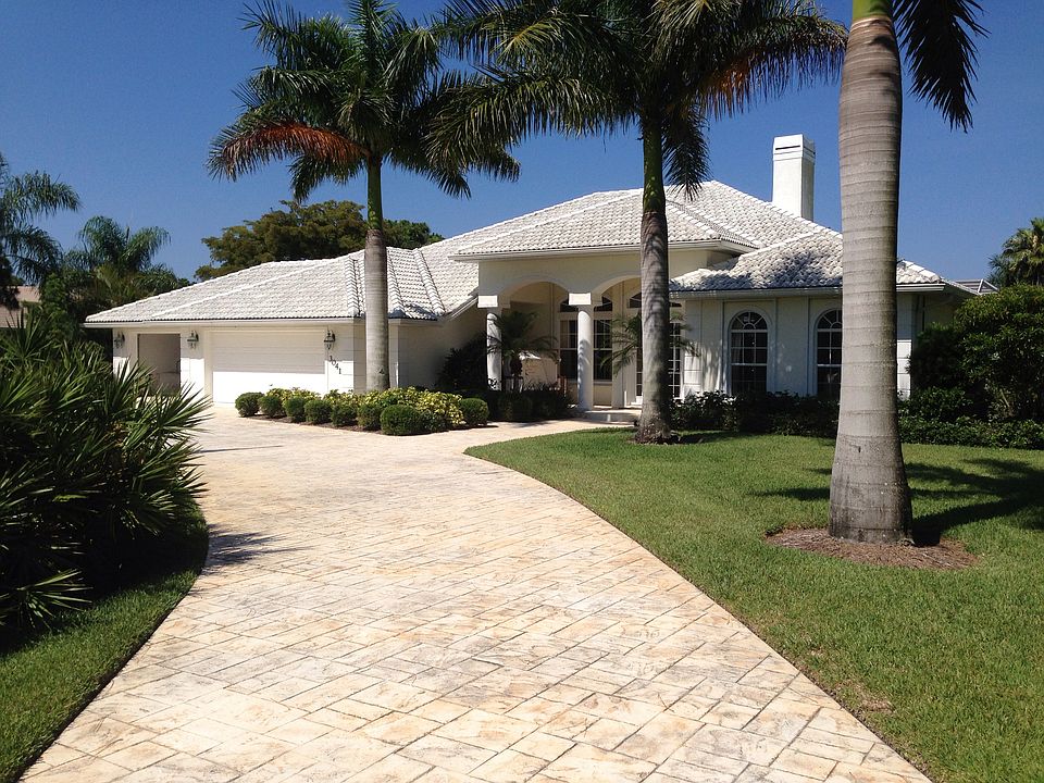 Amazing home with huge pool