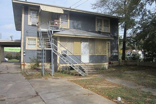 2nd image of 205 Egan St