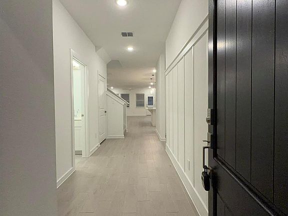 3rd image of 4715 Bay Vista Dr