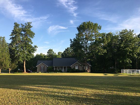 2nd image of 6124 Oakhill Rd NE