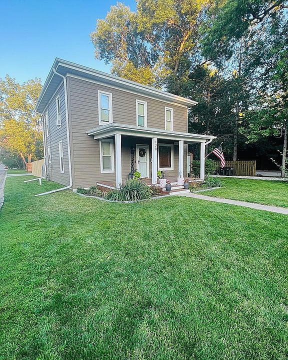 1st image of 128 N Blackburn Ave