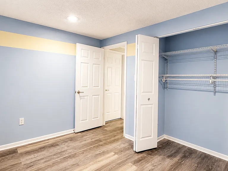 19105 Willow Spring Dr — Photo 11