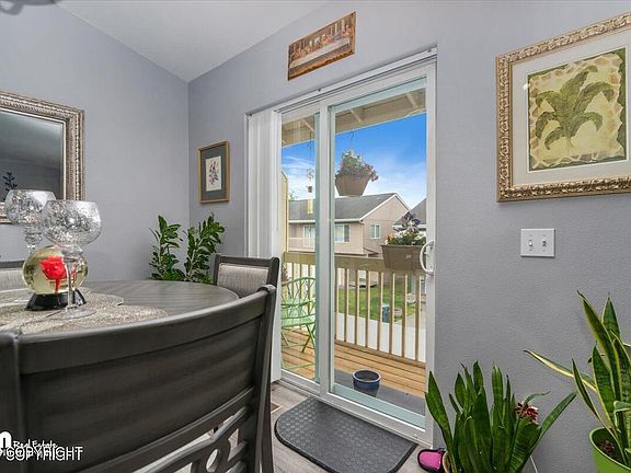 5th image of 17527 Silverwood Way