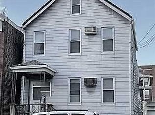 428 Hamilton St, Harrison, NJ 07029