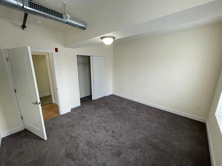 883 Broadway — Photo 17