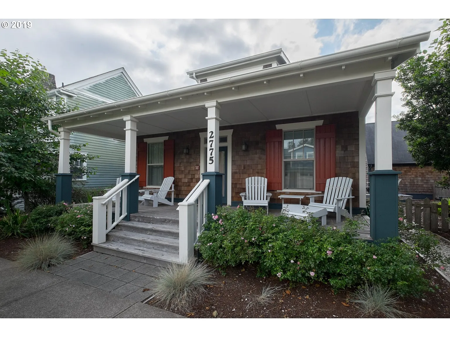 2775 SW Beach Ave photo 1
