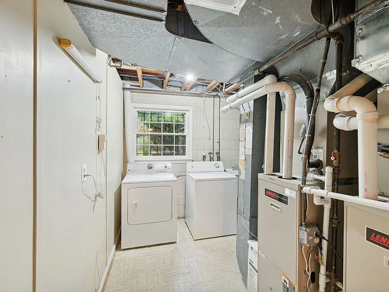 6313 Stoneham Ln — Photo 32