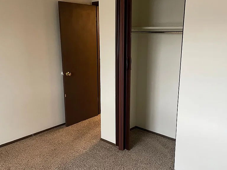 Colony Court Apartments — Photo 19