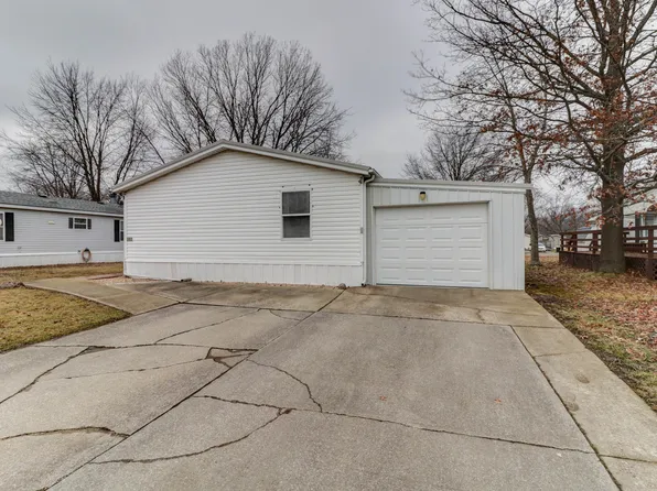 583 Bureau St, Mahomet, IL 61853