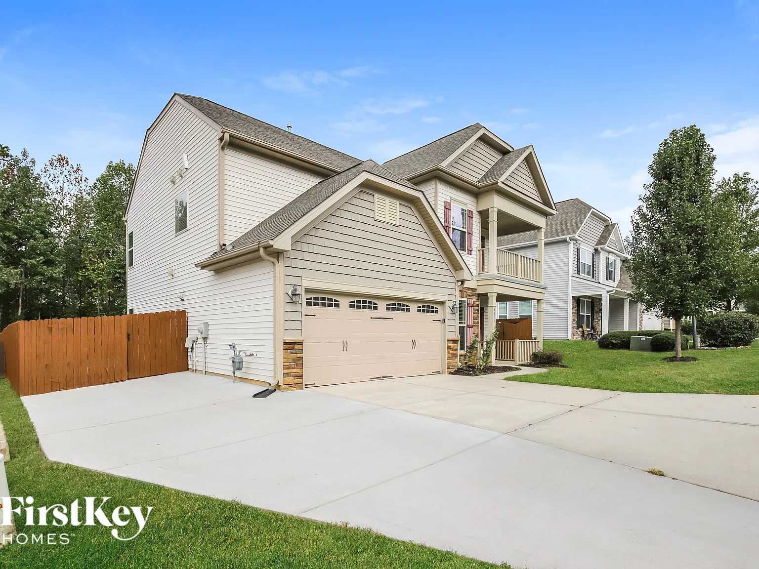 5 bed, 4.0 bath, 2600 sqft, $2,440 — Photo 2