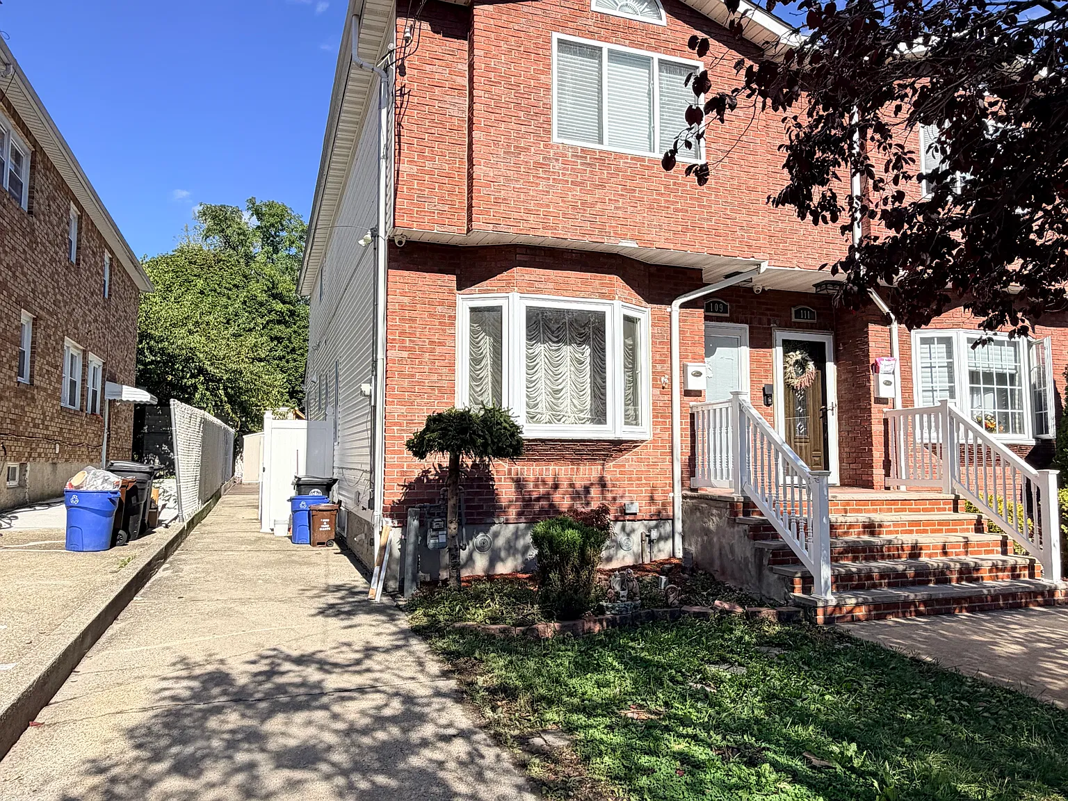 3 bed, 1584 sqft, $3,700 — Photo 1