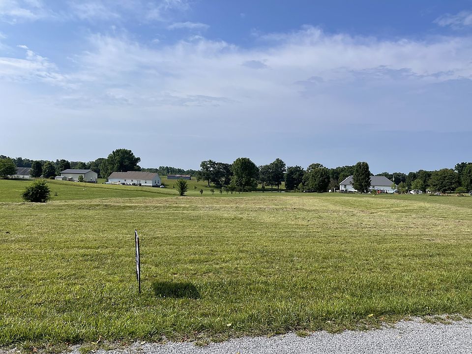 2nd image of 205 Cherry Glen Ct