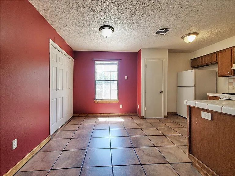 2400 Berkett Dr #A — Photo 5