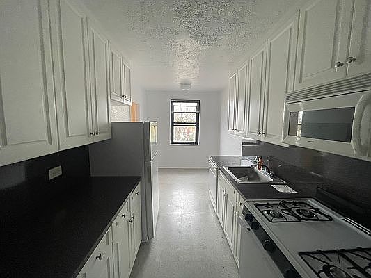 5th image of 2728 Henry Hudson Pkwy #B53