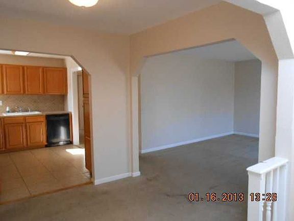 3rd image of 5040 Bradford Dr