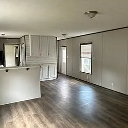 99 Patrick Ct N — Photo 2
