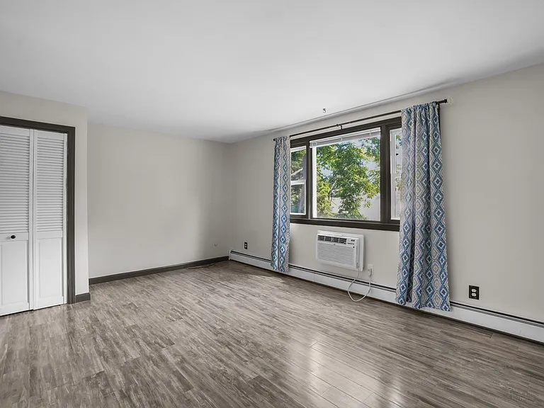 2160 Mineral Spring Ave #3-10 — Photo 5