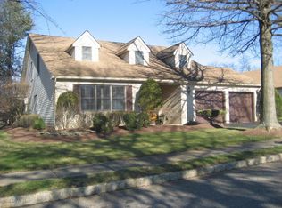 100 Peasley Dr, Marlboro, NJ 07746