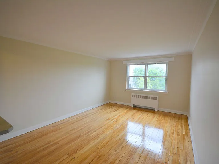385 Besserer St — Photo 18