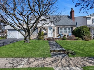 14 Avon Road, New Hyde Park, NY