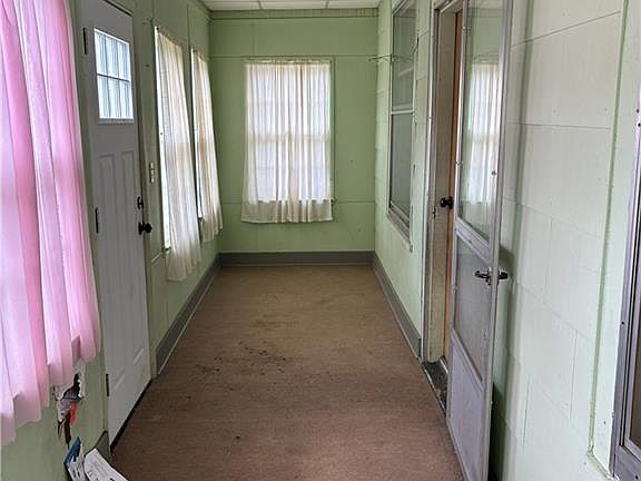 2nd image of 2715 Duncan St