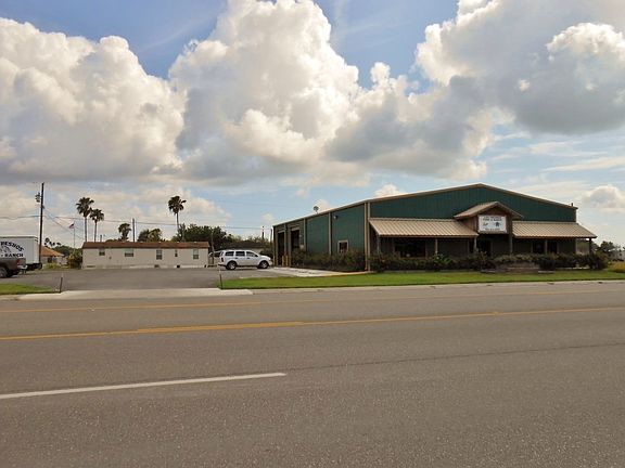 3rd image of 405 E Ocean Blvd