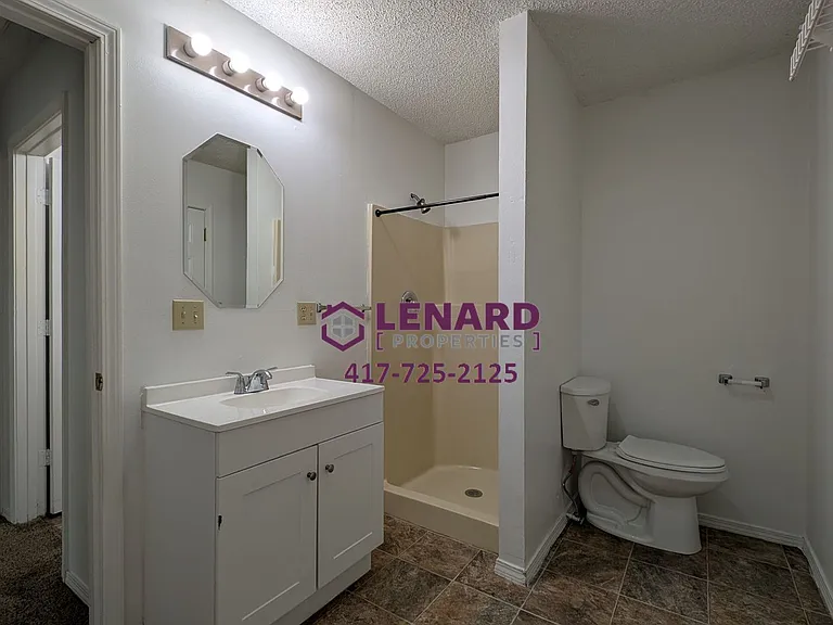 1911 E Laverne St — Photo 12