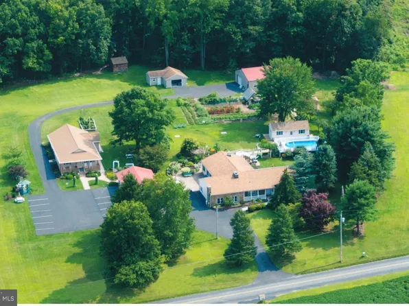 107 W Ridge Rd, Dillsburg, PA 17019