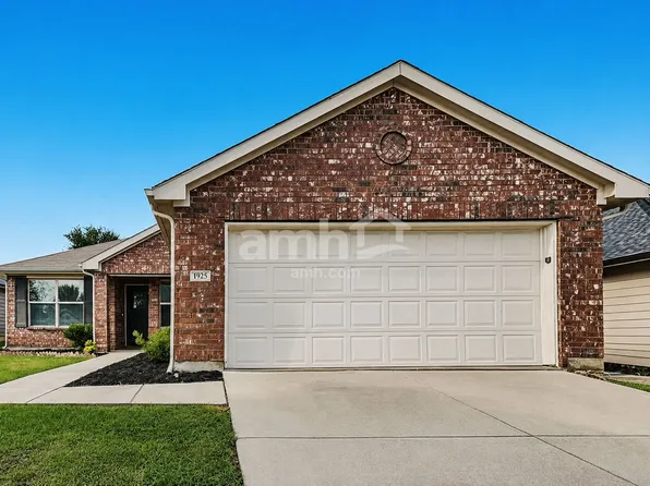 1925 Beach Dr, Grand Prairie, TX 75051