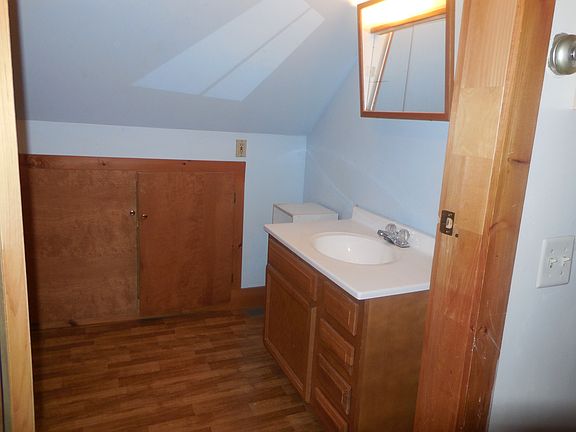 5th image of 70 Buck St