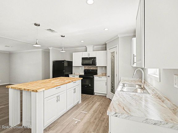 3rd image of 23950 Bass Rd