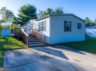 425 Dutch Dr, Lothian, MD 20711