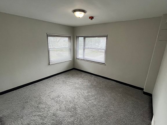 5th image of 452 Wrexham Ave #C