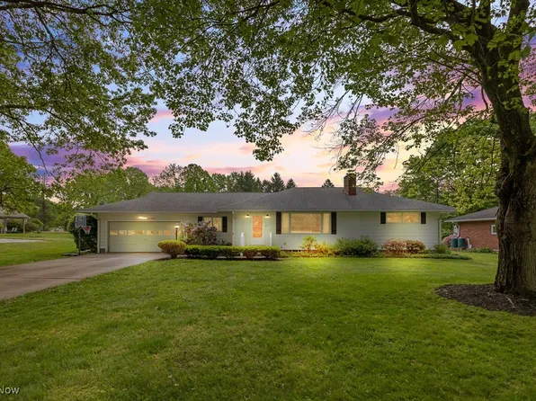 715 Hughey Dr, Kent, OH 44240