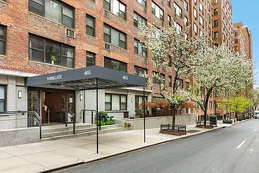 405 East 63rd Street in Lenox Hill