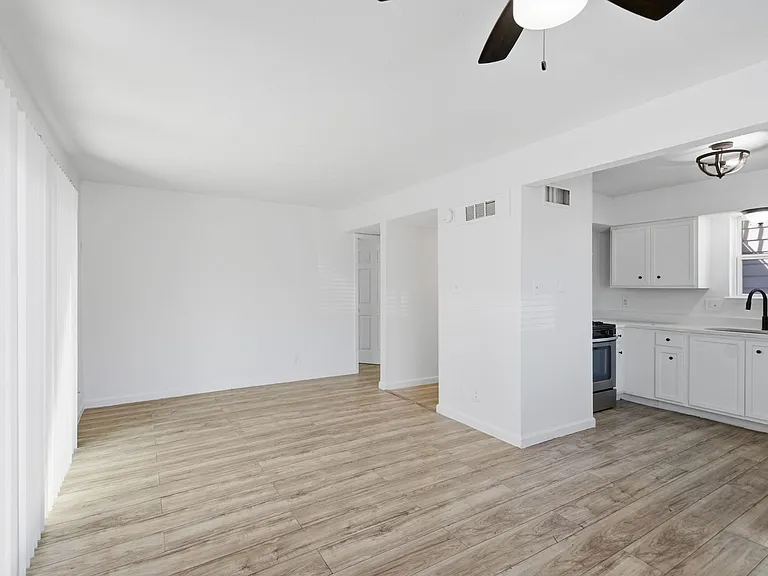2705 Windswept Cv — Photo 29