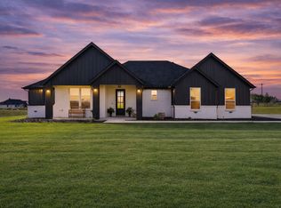 100 Buddy Ct, Millsap, TX 76066