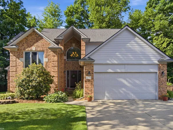 18036 N Lauren Dr, Clinton Township, MI 48038