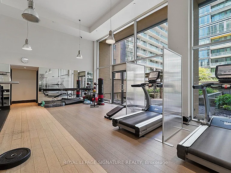 438 King St W #1417 — Photo 24
