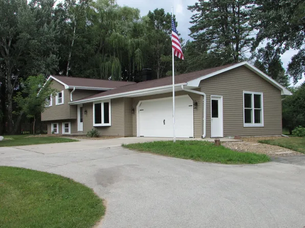2146 J Edward Ct, Green Bay, WI 54313