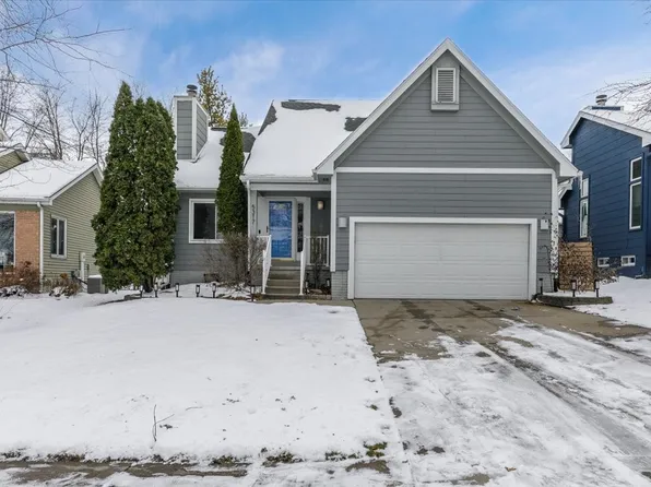 5317 Pommel Pl, West Des Moines, IA 50266
