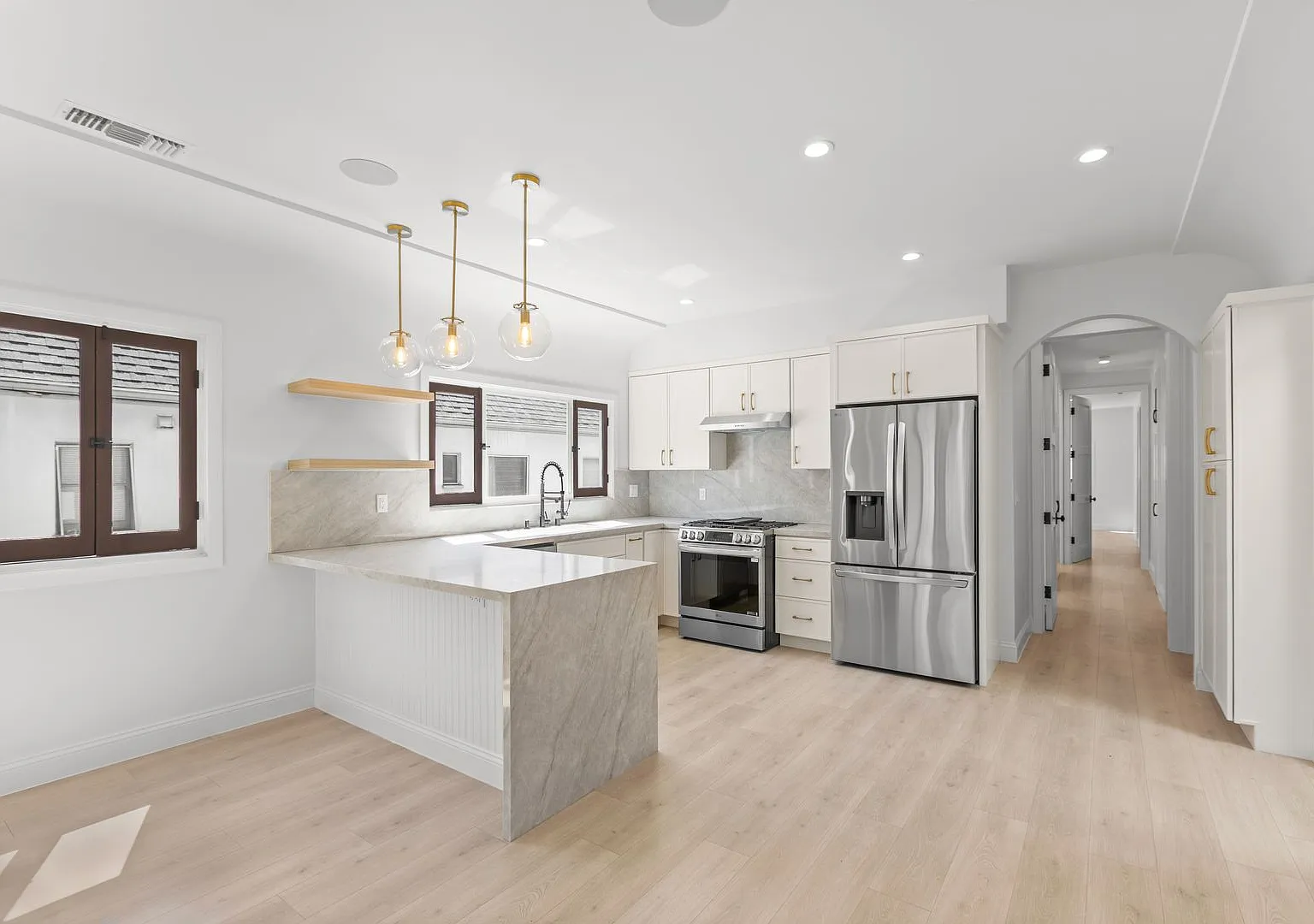3 Bed / 2 1/2 Bath Luxury Apartments - Just steps from The Grove! — Photo 4