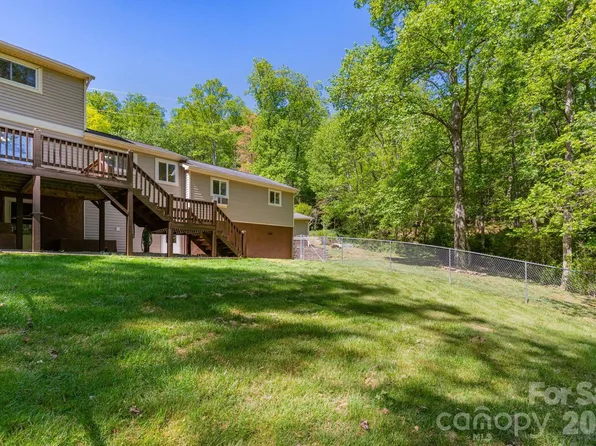33 Lovers Loop Rd, Asheville, NC 28803