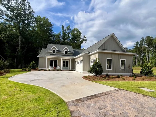3602 Golden Eagle Ln, Opelika, AL 36801