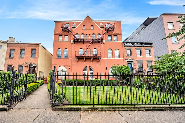 Rented by Corcoran | media 14