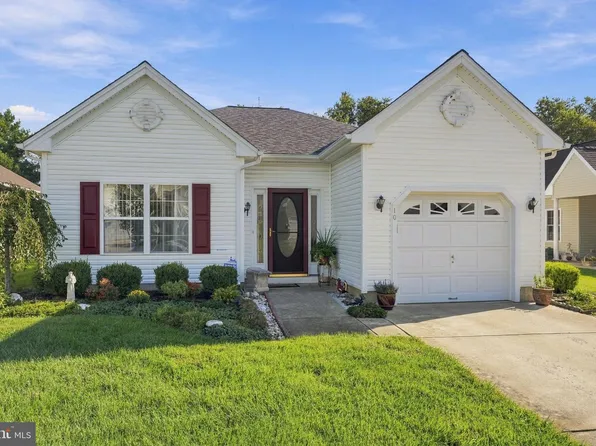 10 June Ann Dr, Clayton, NJ 08312