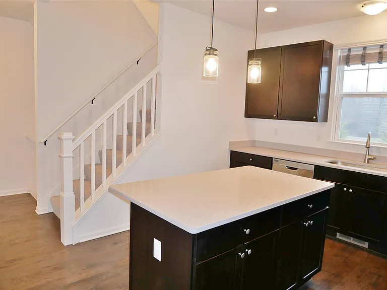 4637 Bradley Cir — Photo 5